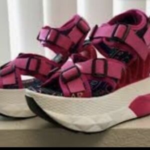 Cape Robbin Platform Sandals Velco Adjustable Strap Platform Pink 10